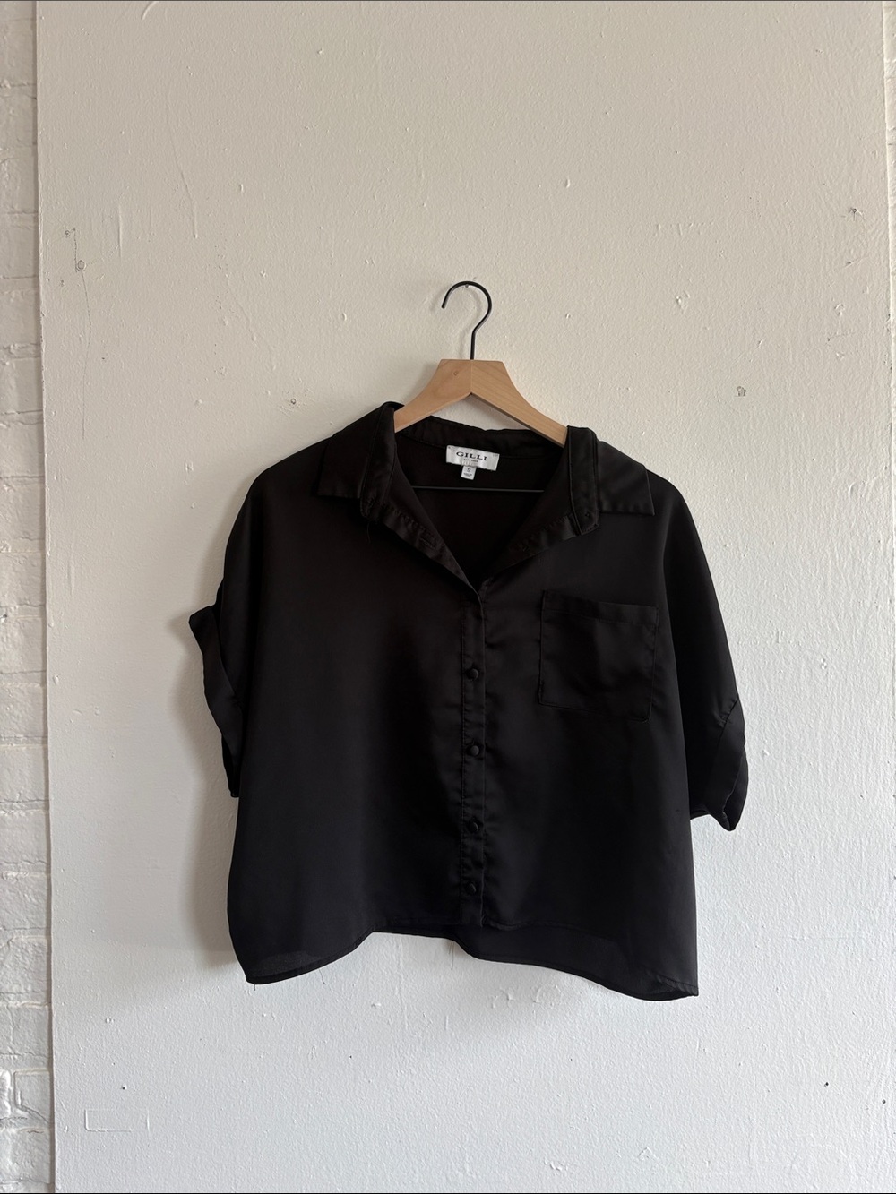 Gilli Black Short-Sleeve Button Front Camp Collar Top